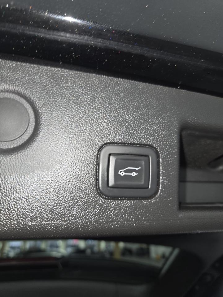 2023 Chevrolet Equinox AWD LT | Clean Carfax Photo