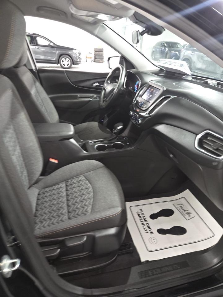 2023 Chevrolet Equinox AWD LT | Clean Carfax Photo