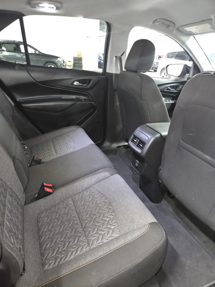 2023 Chevrolet Equinox AWD LT | Clean Carfax Photo