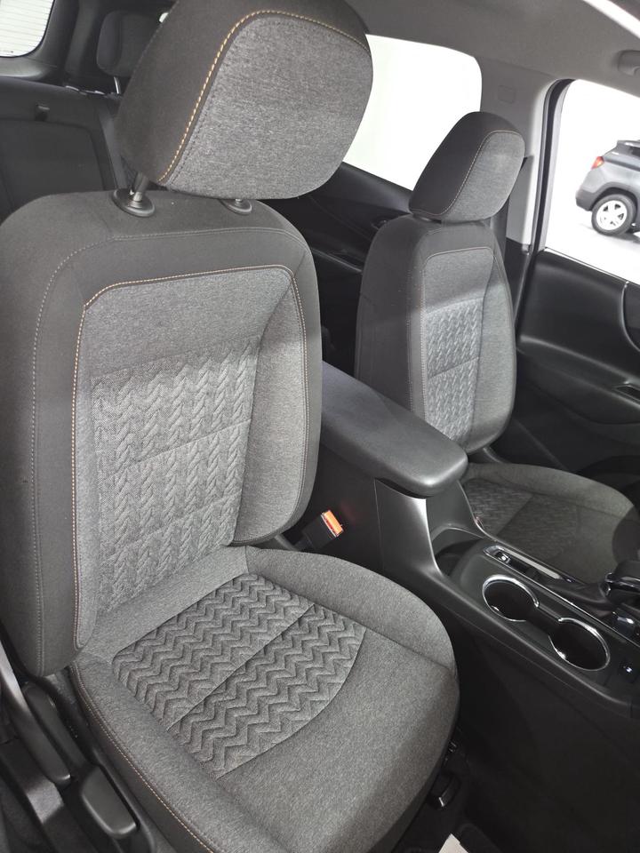2023 Chevrolet Equinox AWD LT | Clean Carfax Photo