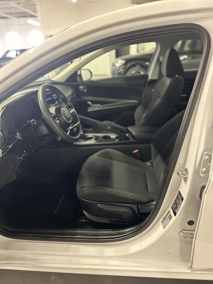 2023 Hyundai Elantra Essential | One Owner Photo