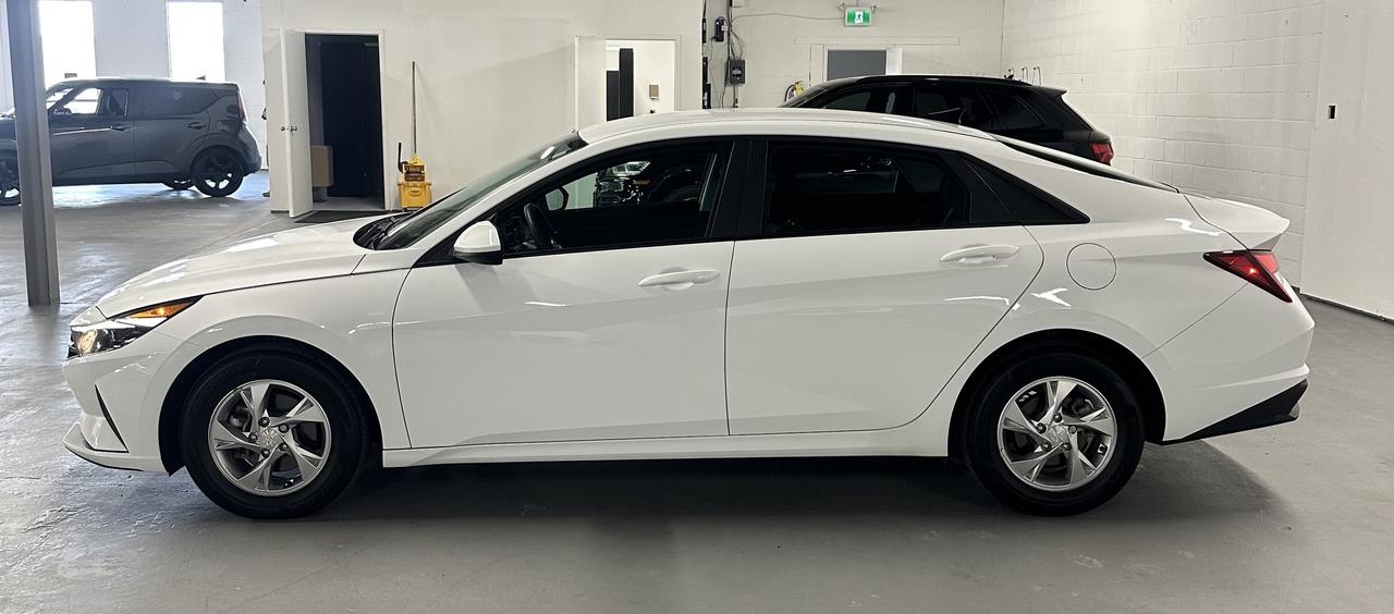 2023 Hyundai Elantra Essential | One Owner Photo
