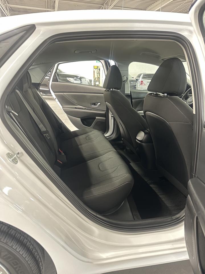 2023 Hyundai Elantra Essential | One Owner Photo