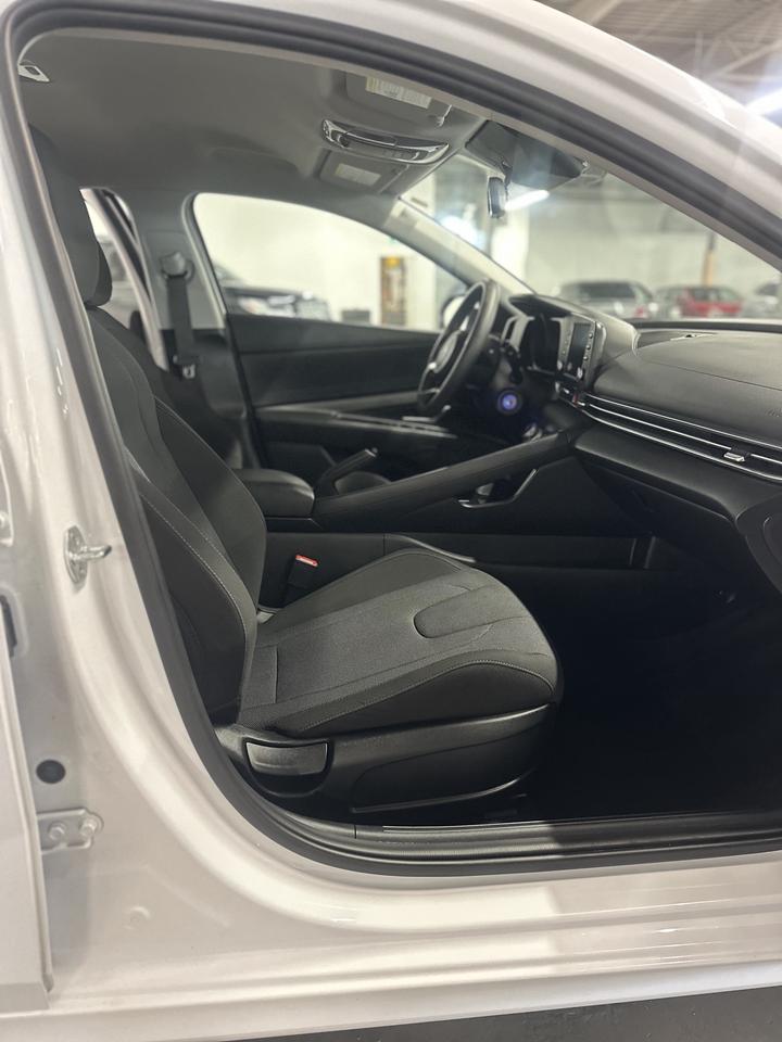 2023 Hyundai Elantra Essential | One Owner Photo
