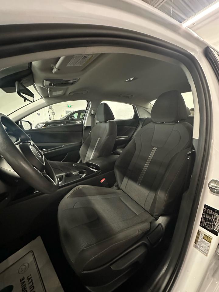 2023 Hyundai Elantra Essential | One Owner Photo