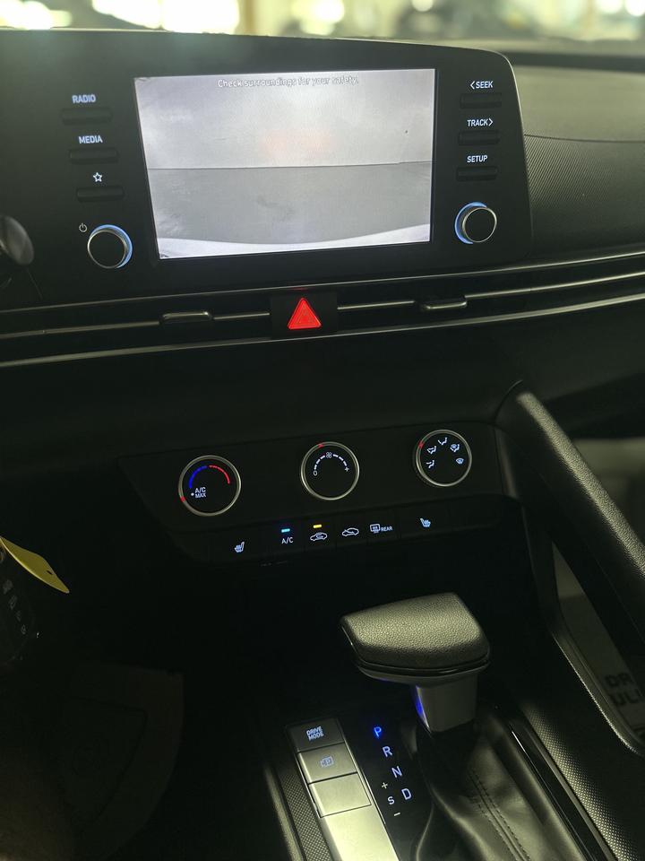 2023 Hyundai Elantra Essential | One Owner Photo