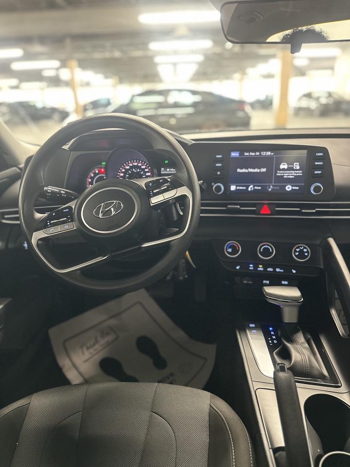 2023 Hyundai Elantra Essential | One Owner Photo