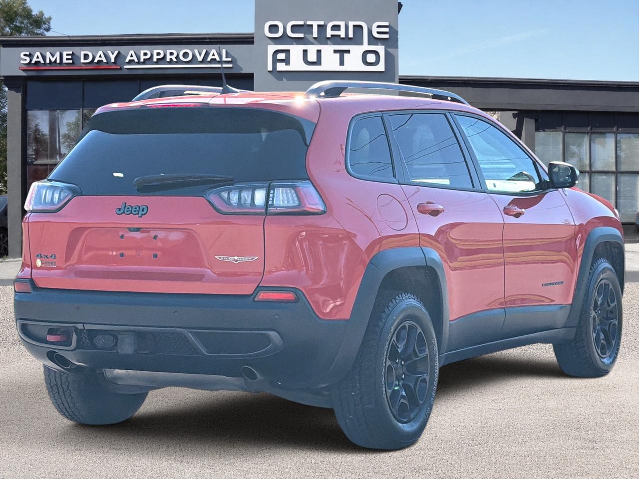 2021 Jeep Cherokee Trailhawk Photo