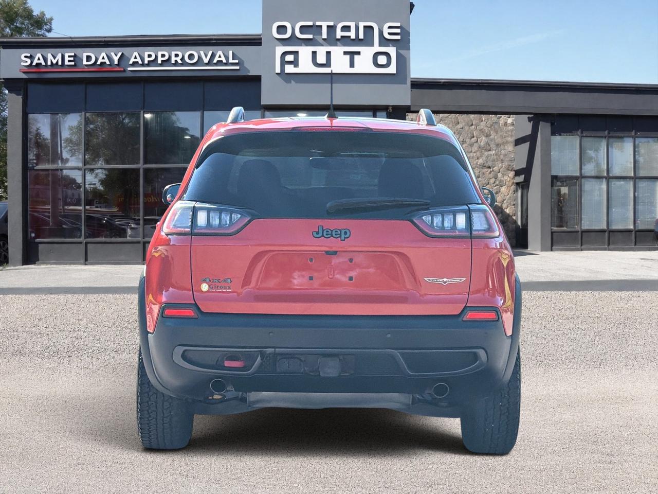 2021 Jeep Cherokee Trailhawk Photo