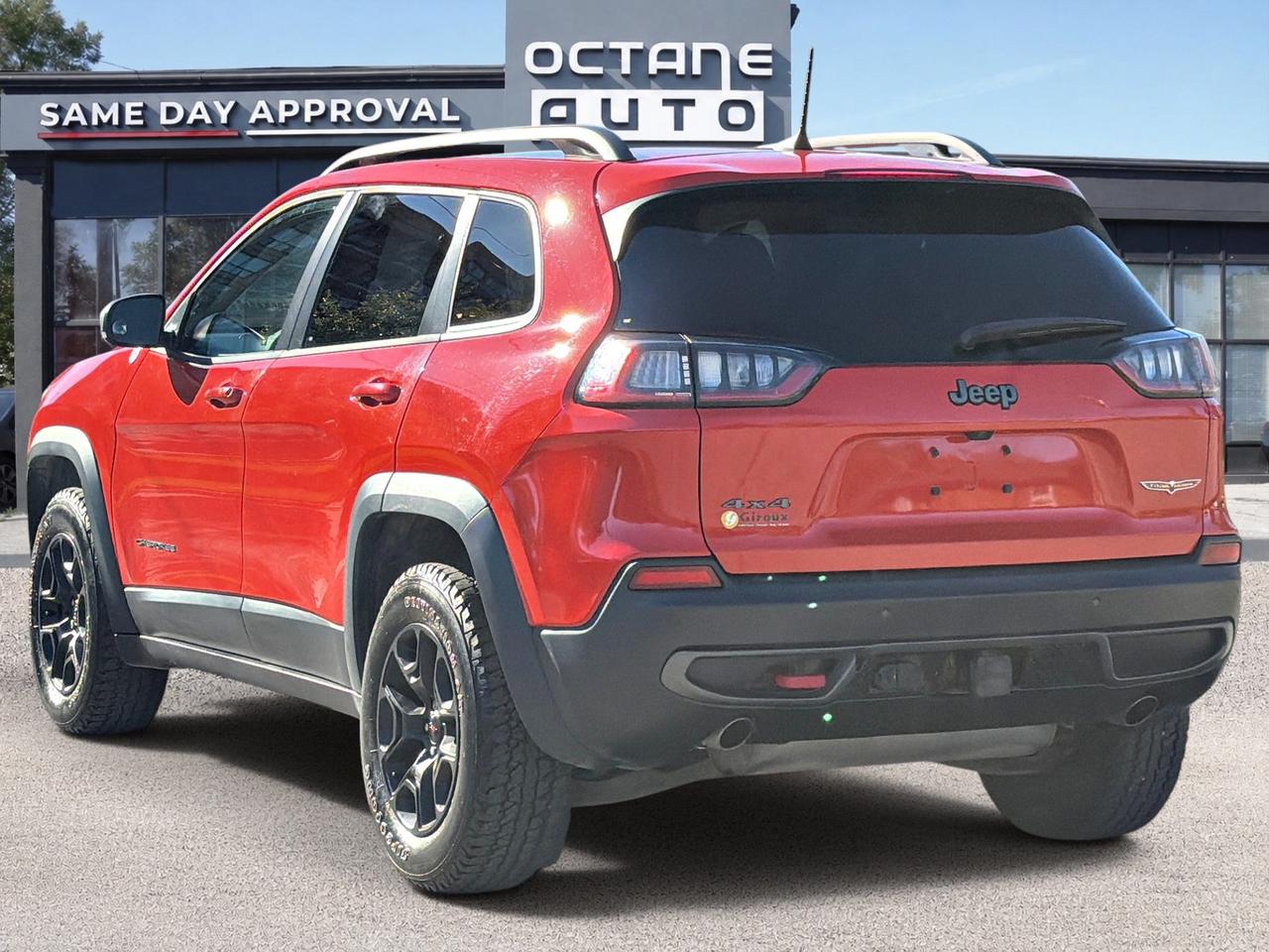 2021 Jeep Cherokee Trailhawk Photo