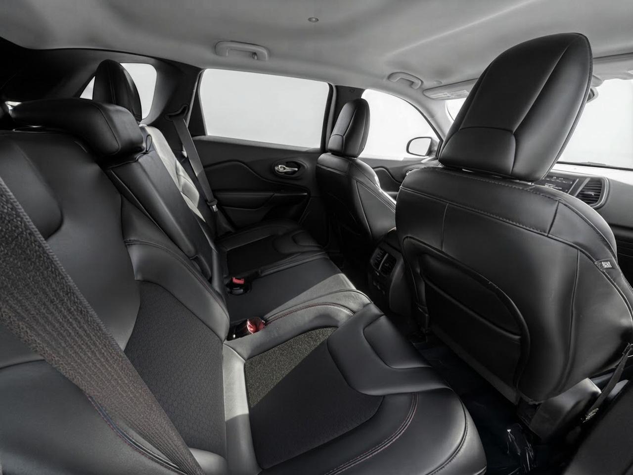 2021 Jeep Cherokee Trailhawk Photo
