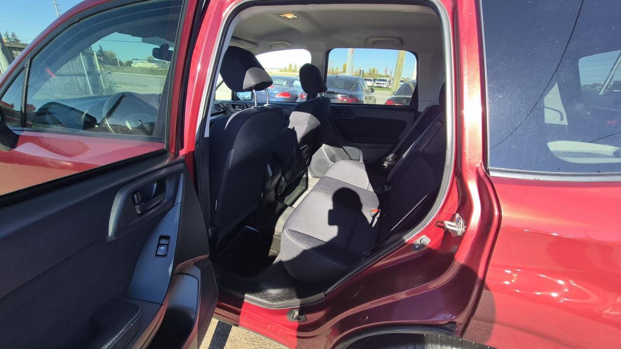 2015 Subaru Forester i Convenience, AWD, AUTO, CERTIFIED Photo