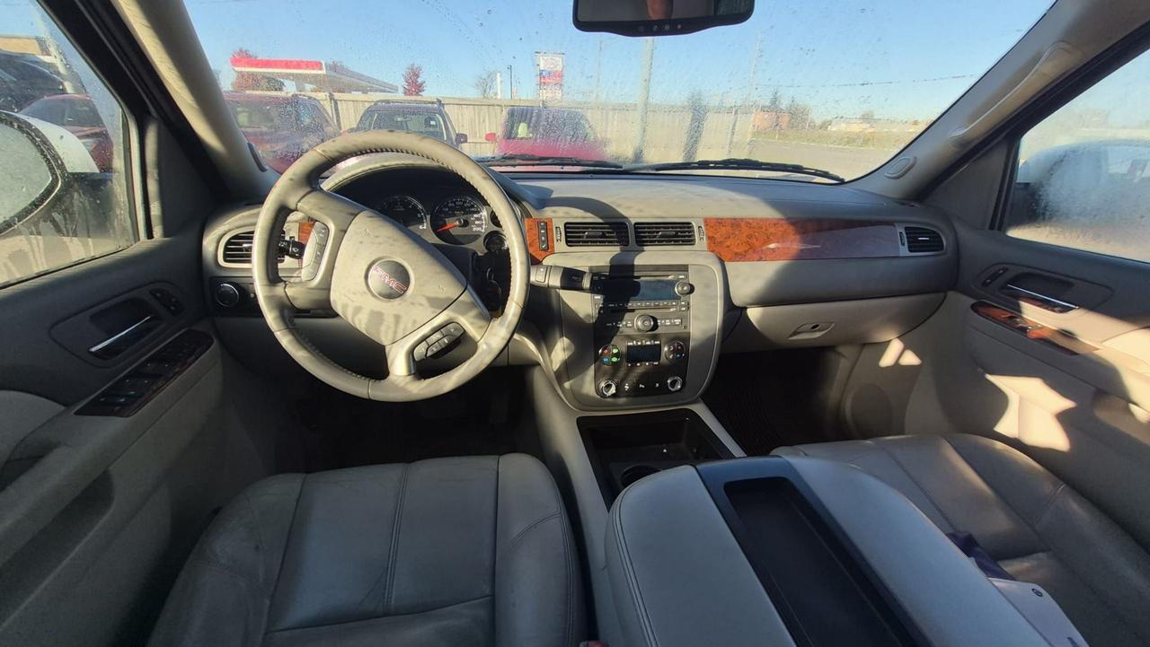 2011 GMC Yukon SLT, ELECTRICAL ISSUE, AS IS NO START Photo