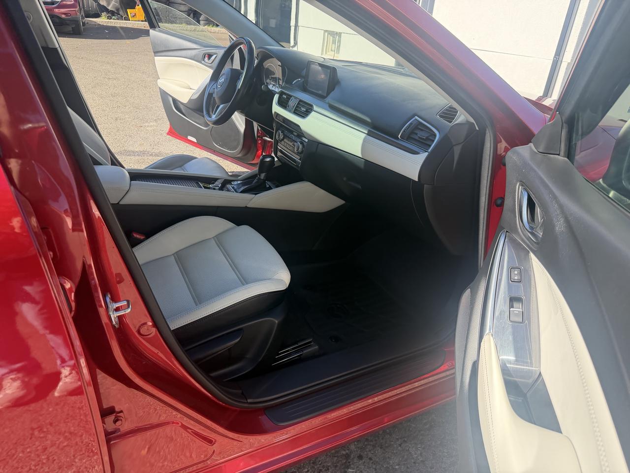 2016 Mazda MAZDA6 GS | Leather | Sunroof | Clean CARFAX Photo