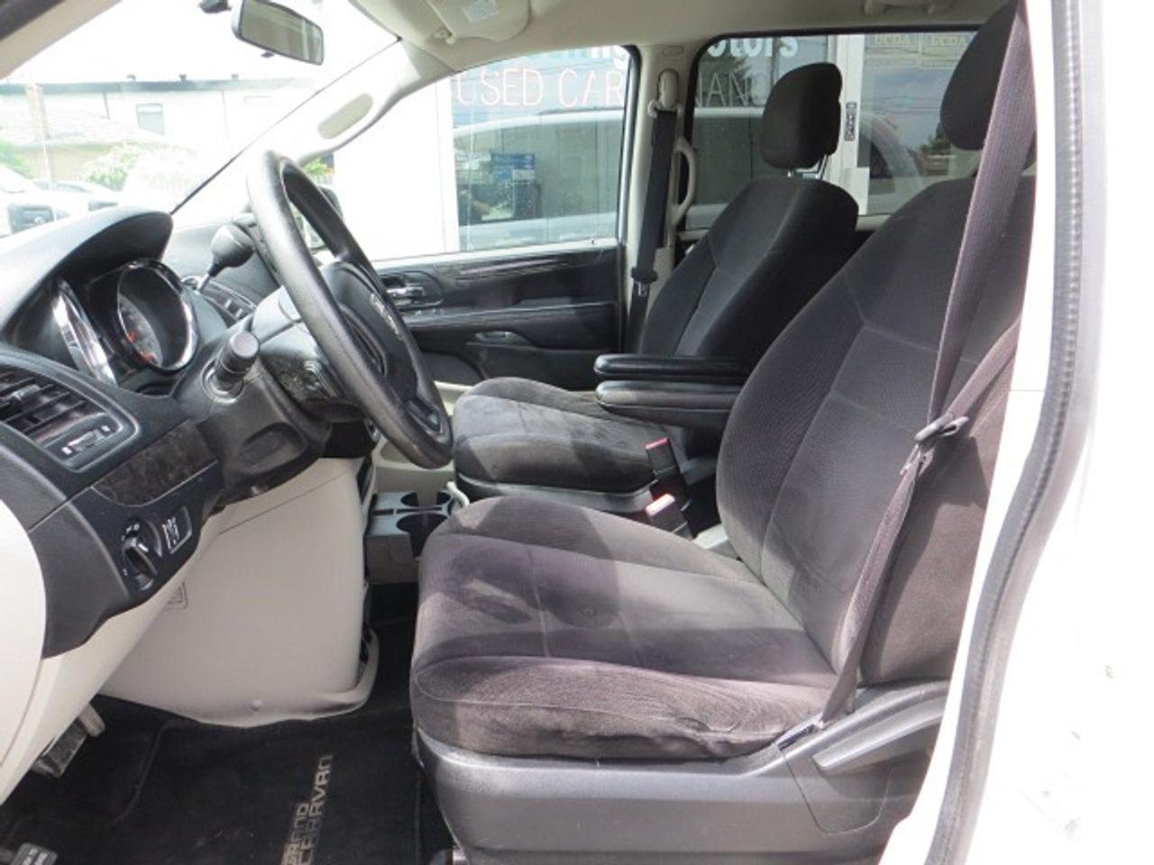 2017 Dodge Grand Caravan CERTIFIED, ONLY 29,000KM, 7 PASS, B-TOOTH Photo