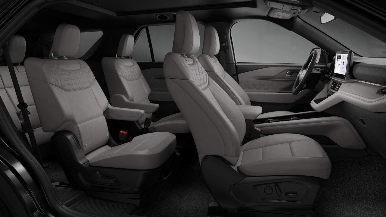 2027 Ford Explorer Platinum 4WD Photo