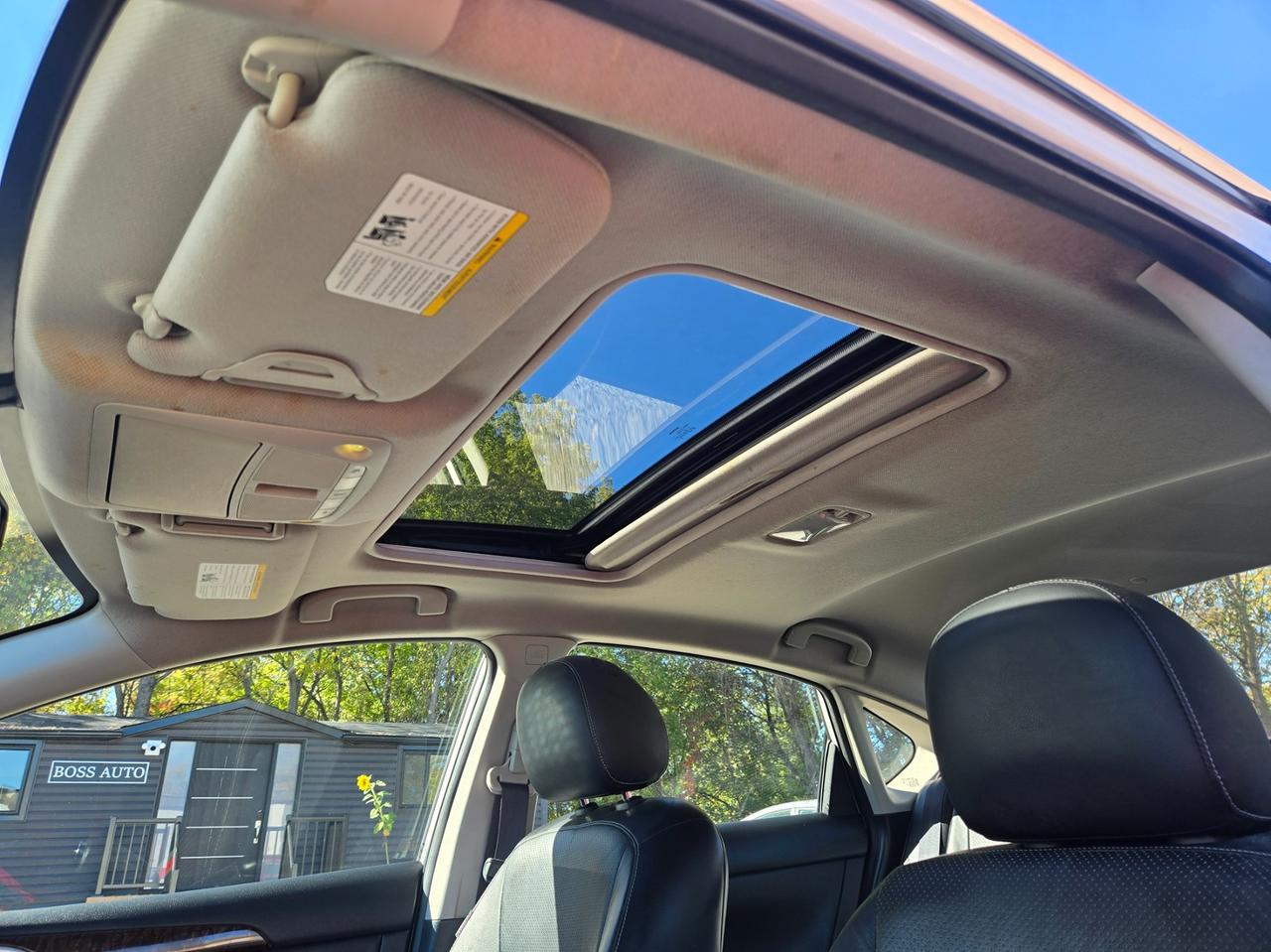 2014 Nissan Sentra SL Photo