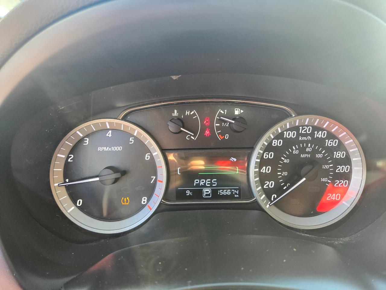 2014 Nissan Sentra SL Photo