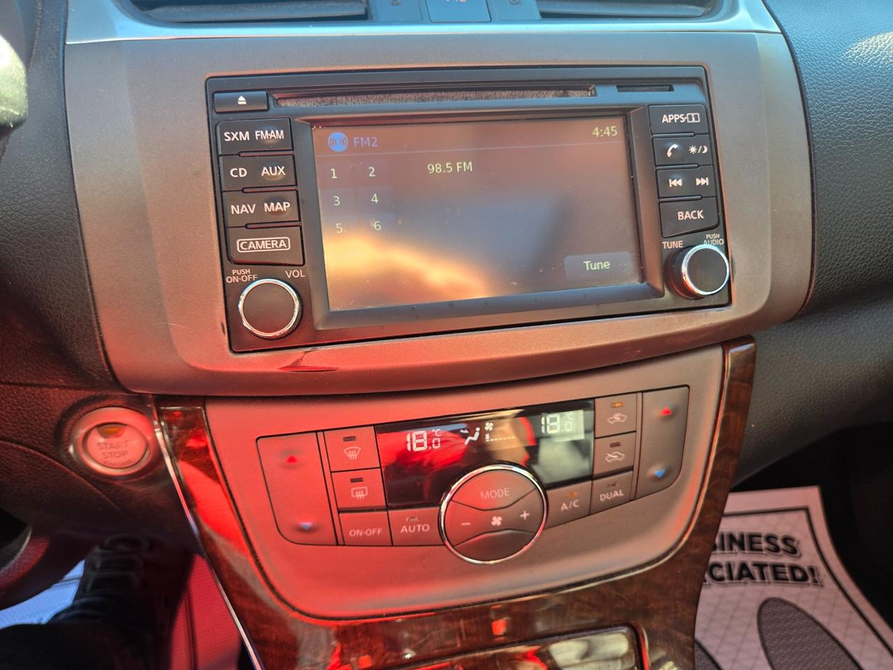 2014 Nissan Sentra SL Photo