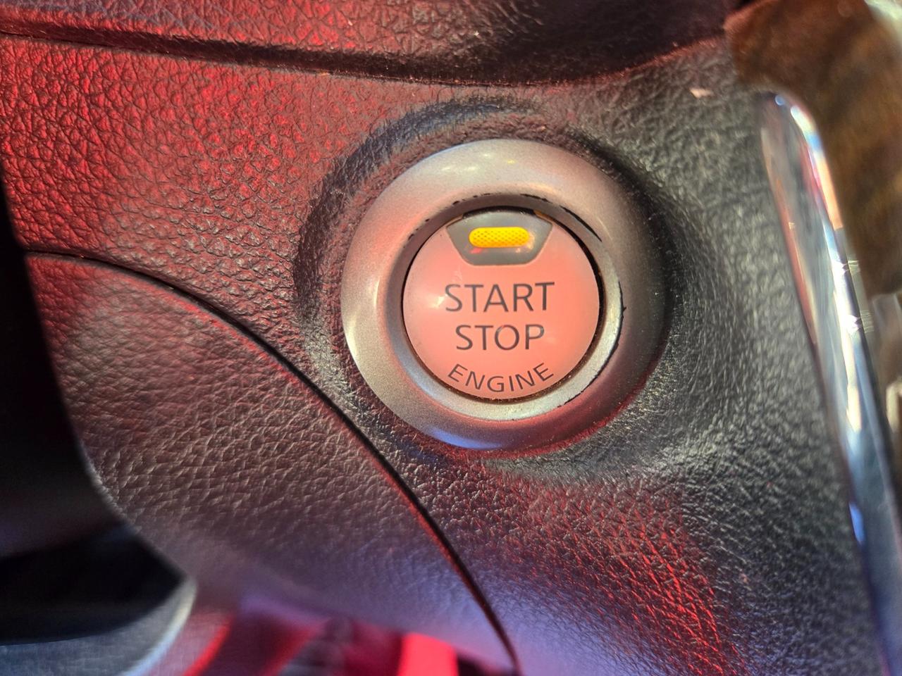 2014 Nissan Sentra SL Photo