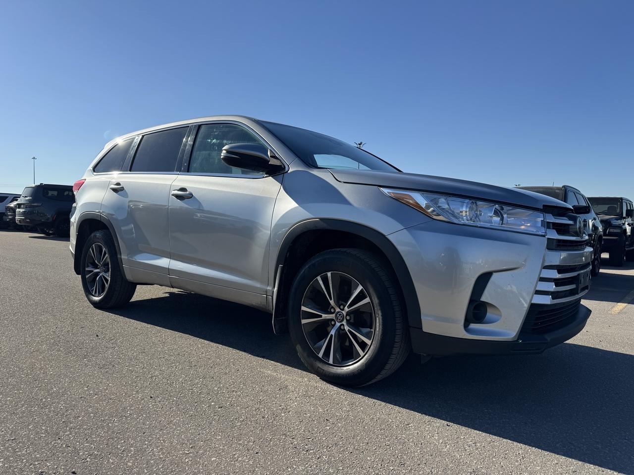 2017 Toyota Highlander LE Photo