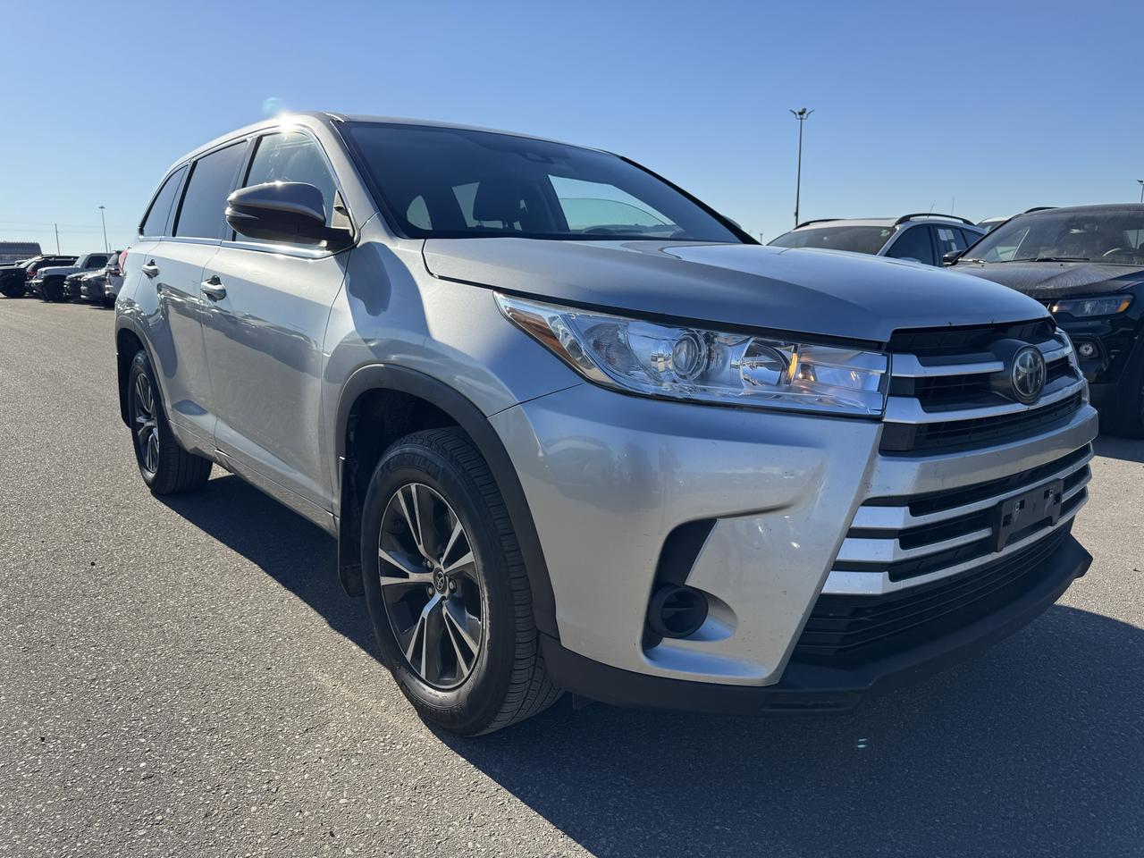 2017 Toyota Highlander LE Photo