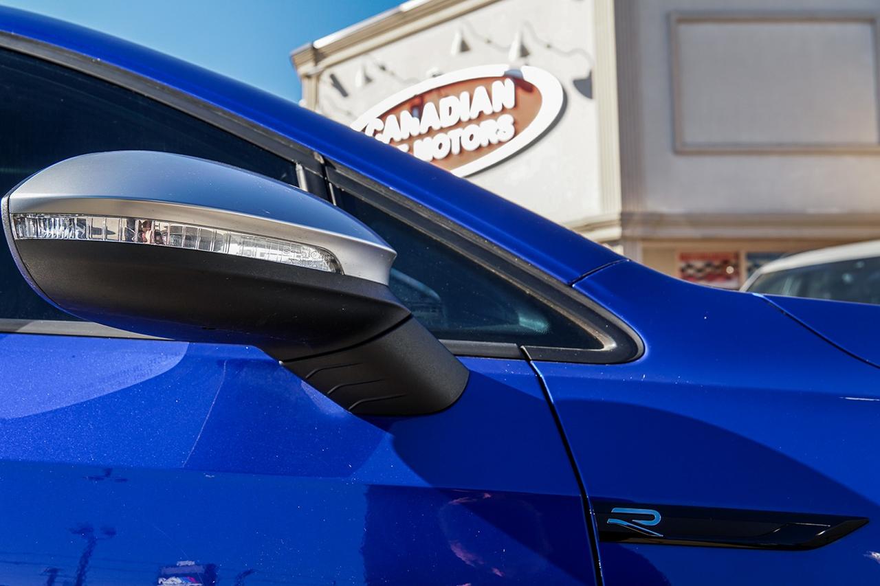 2024 Volkswagen Golf R AWD |MANUAL|CARBON PKG|LEATHER|CAM|NAVI Photo