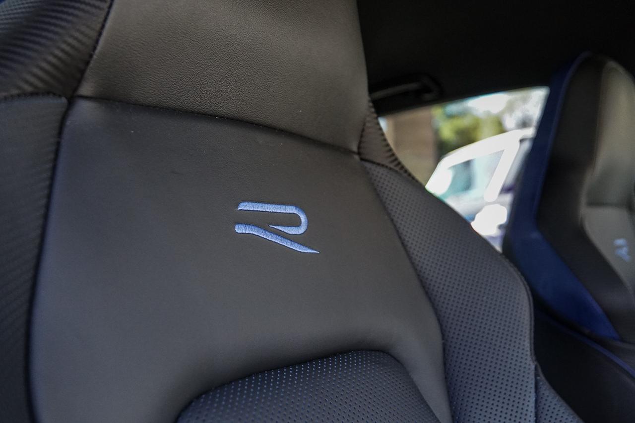2024 Volkswagen Golf R AWD |MANUAL|CARBON PKG|LEATHER|CAM|NAVI Photo