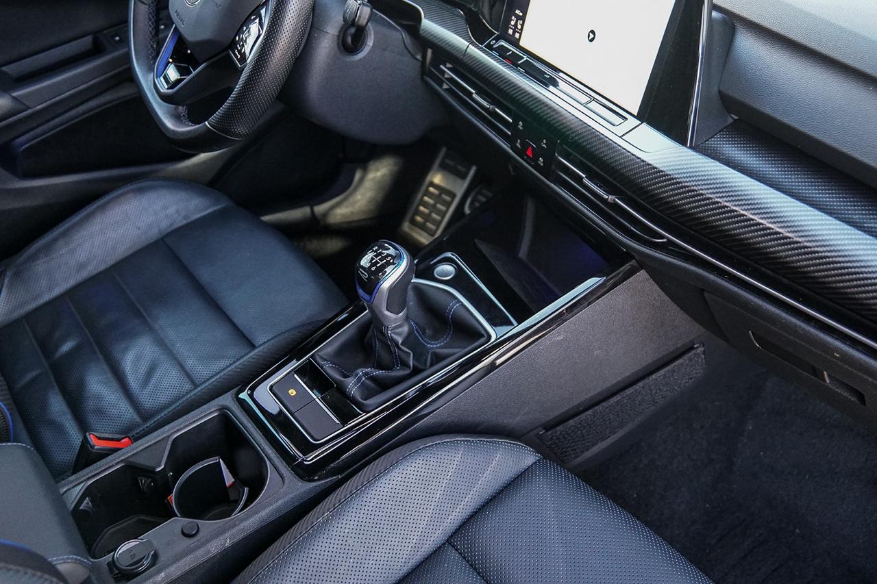 2024 Volkswagen Golf R AWD |MANUAL|CARBON PKG|LEATHER|CAM|NAVI Photo
