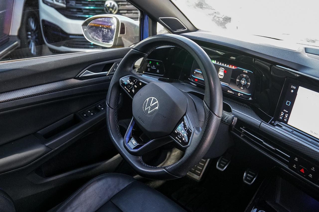 2024 Volkswagen Golf R AWD |MANUAL|CARBON PKG|LEATHER|CAM|NAVI Photo