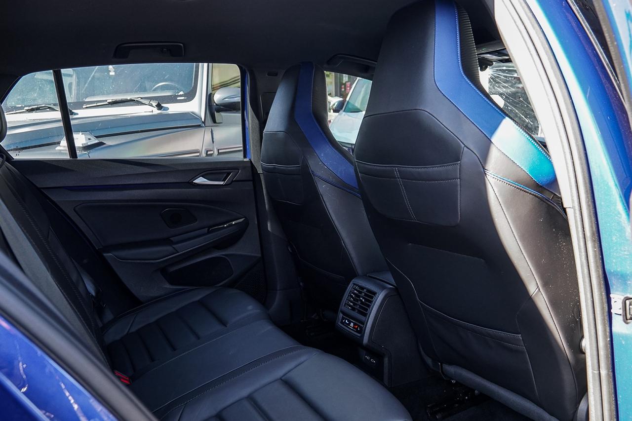 2024 Volkswagen Golf R AWD |MANUAL|CARBON PKG|LEATHER|CAM|NAVI Photo