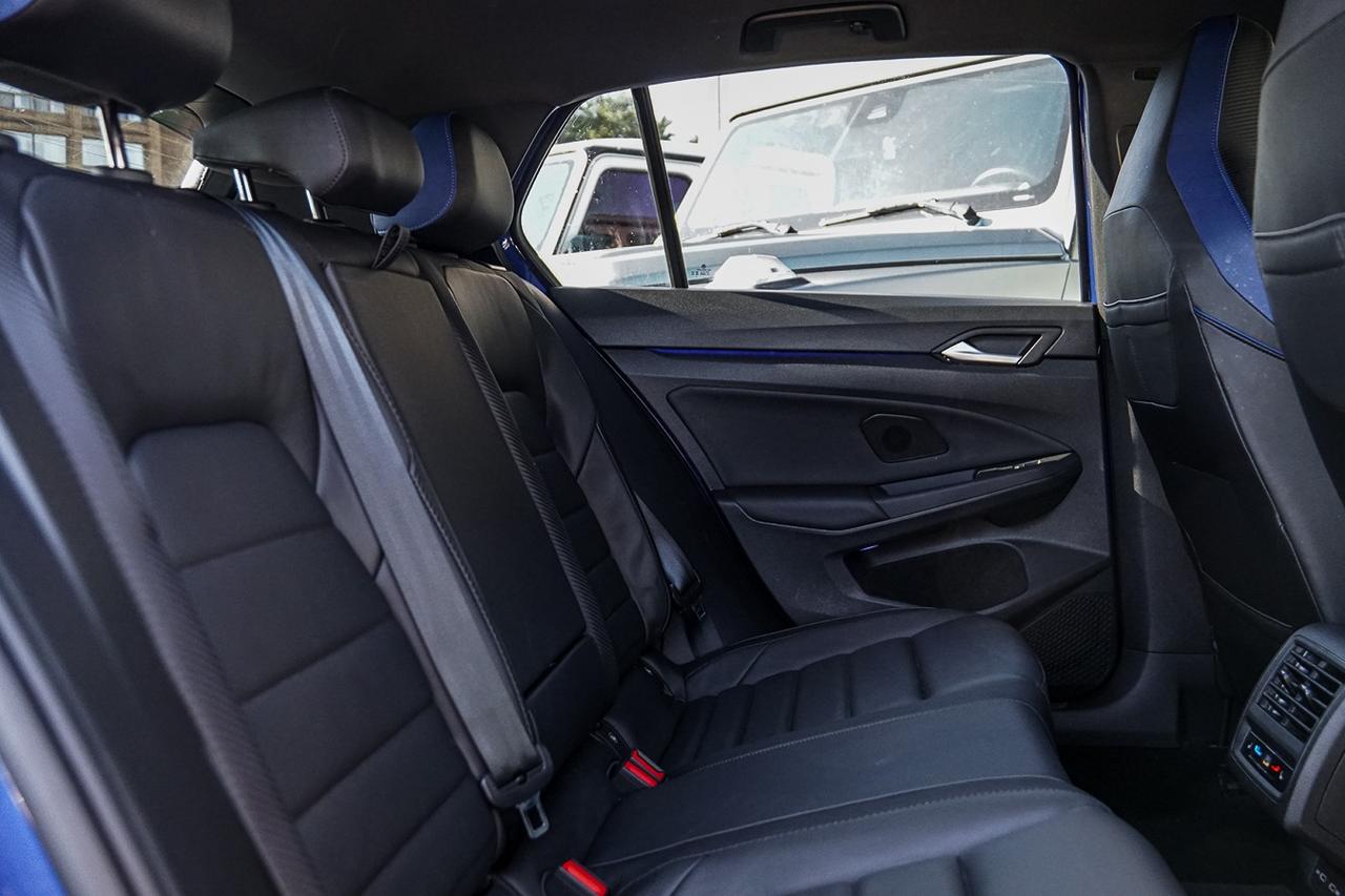 2024 Volkswagen Golf R AWD |MANUAL|CARBON PKG|LEATHER|CAM|NAVI Photo