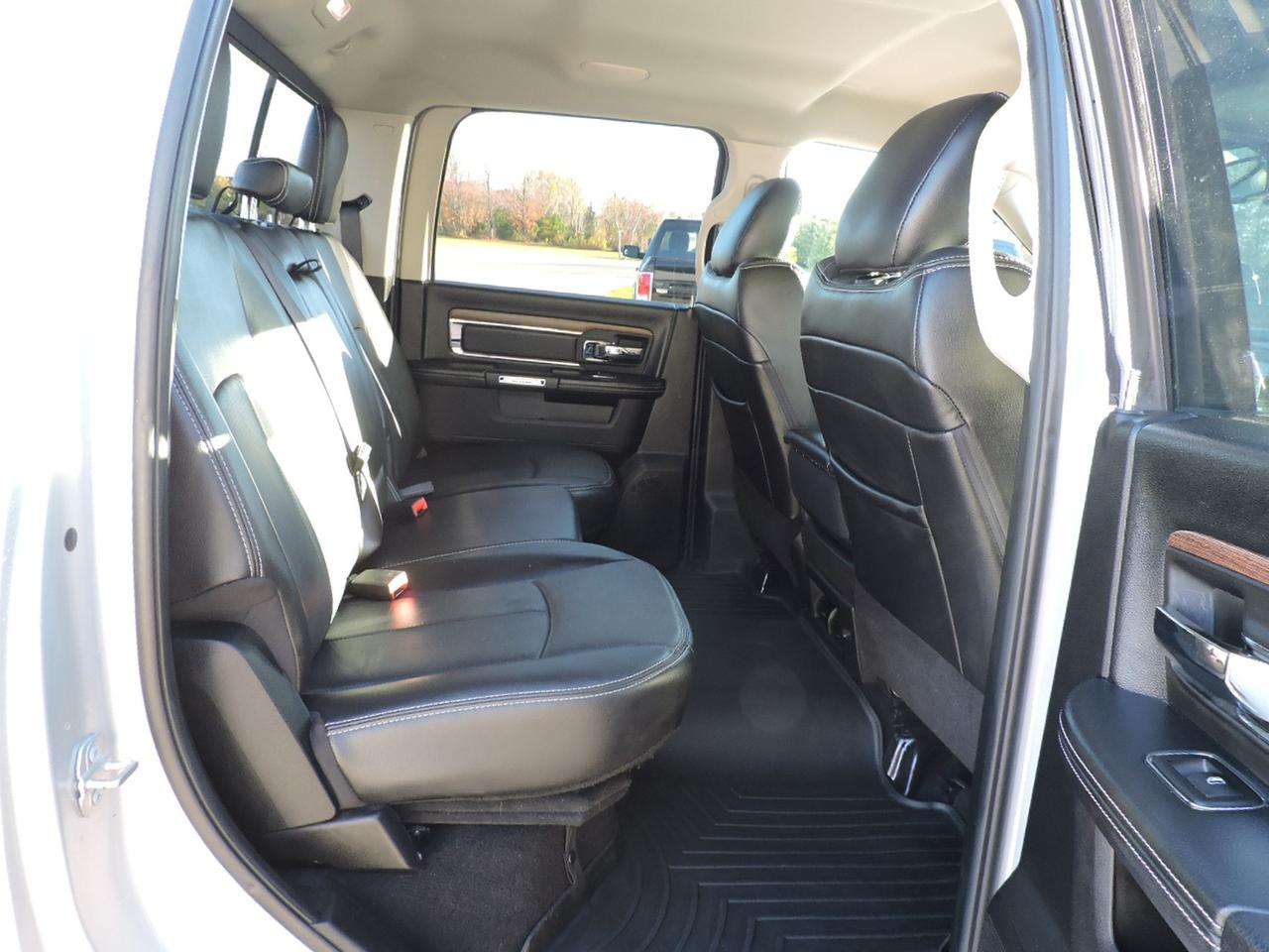 2018 RAM 1500 Laramie 5.7L Hemi 4X4 Leather Seats Six 125000 KMS Photo