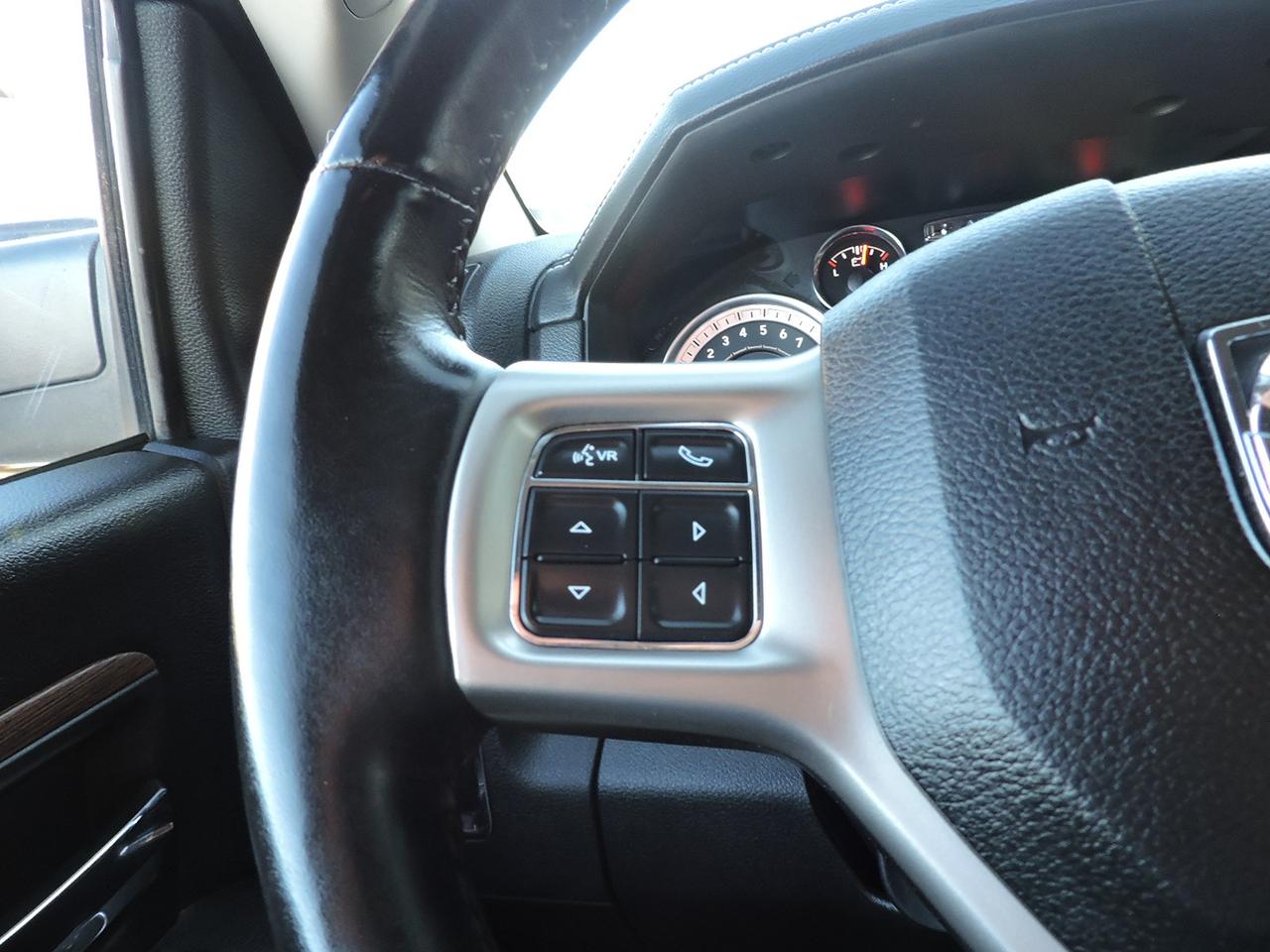 2018 RAM 1500 Laramie 5.7L Hemi 4X4 Leather Seats Six 125000 KMS Photo