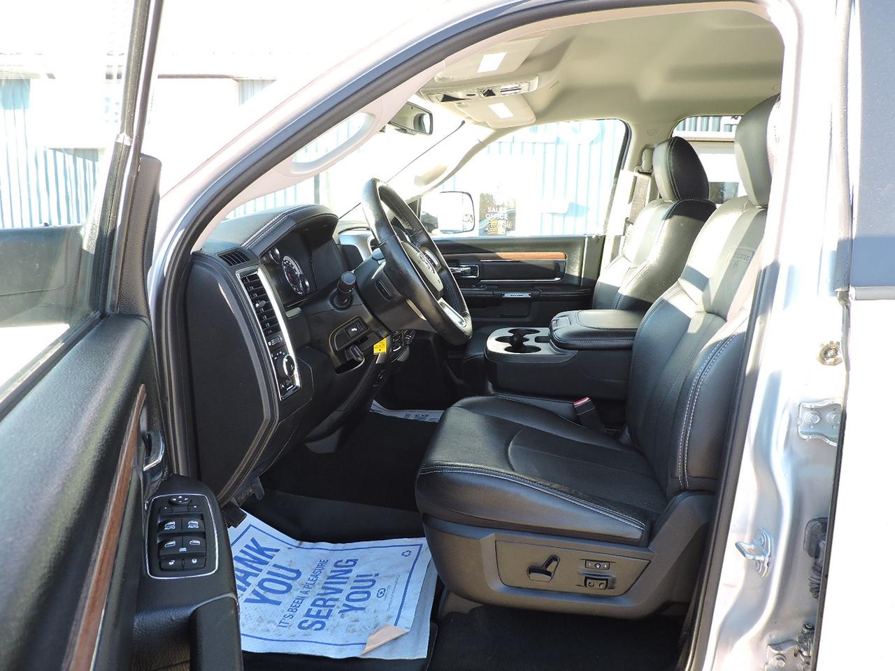 2018 RAM 1500 Laramie 5.7L Hemi 4X4 Leather Seats Six 125000 KMS Photo