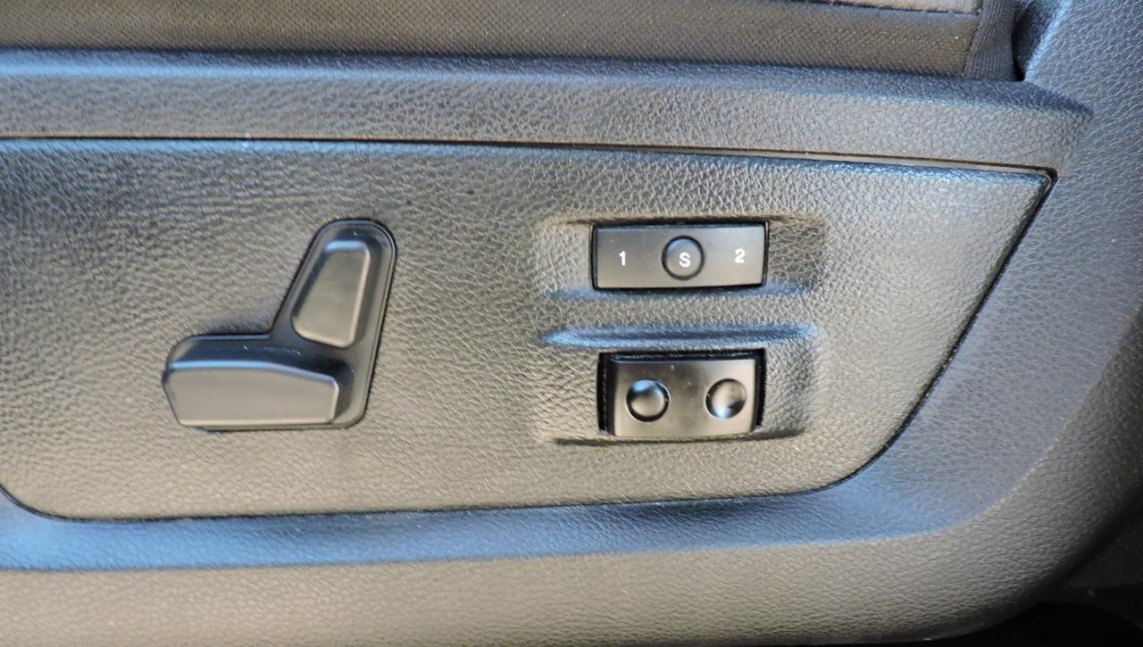 2018 RAM 1500 Laramie 5.7L Hemi 4X4 Leather Seats Six 125000 KMS Photo