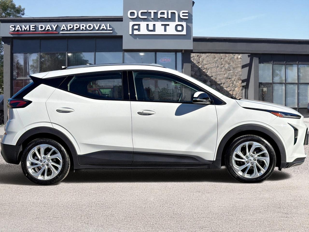2023 Chevrolet Bolt EUV LT Photo