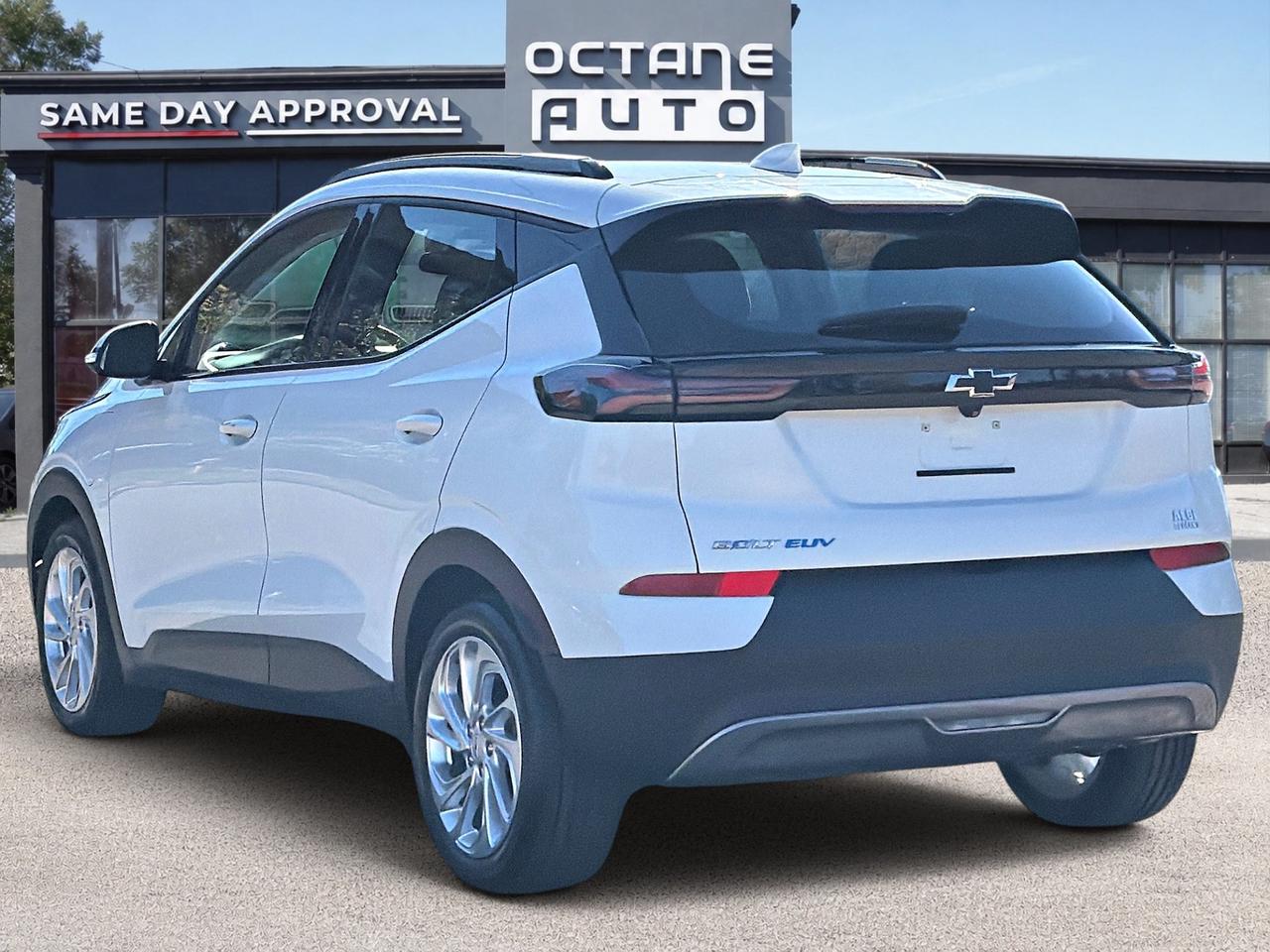 2023 Chevrolet Bolt EUV LT Photo
