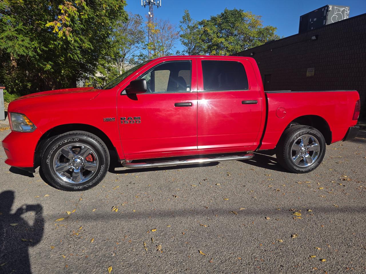 2018 RAM 1500 Express 4x4 Crew Cab Photo