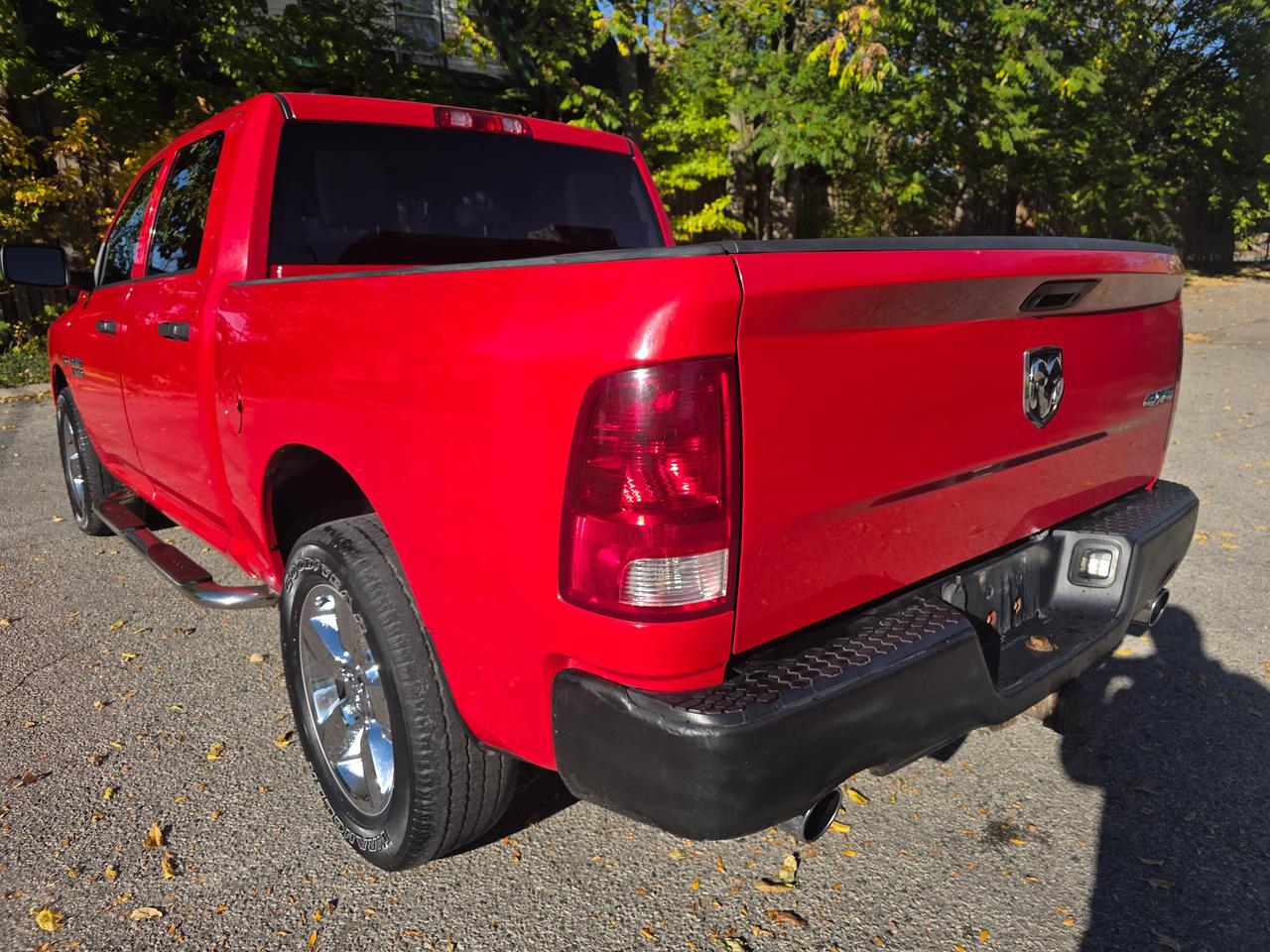 2018 RAM 1500 Express 4x4 Crew Cab Photo
