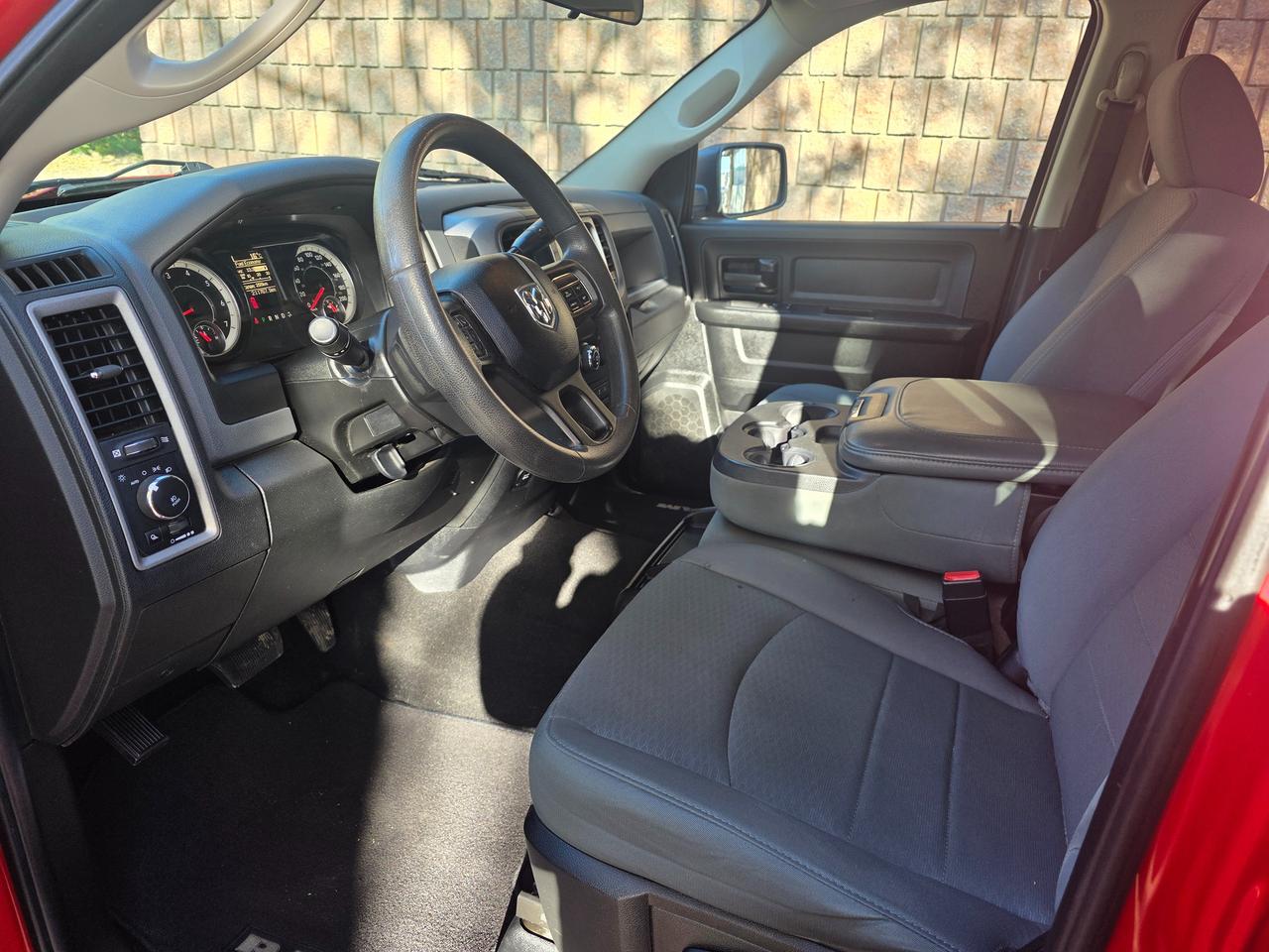 2018 RAM 1500 Express 4x4 Crew Cab Photo