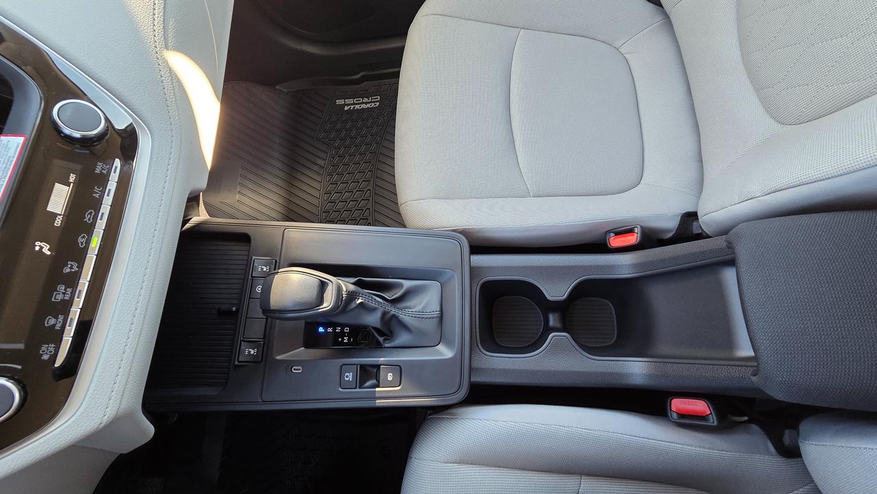 2026 Toyota Corolla Cross L Photo