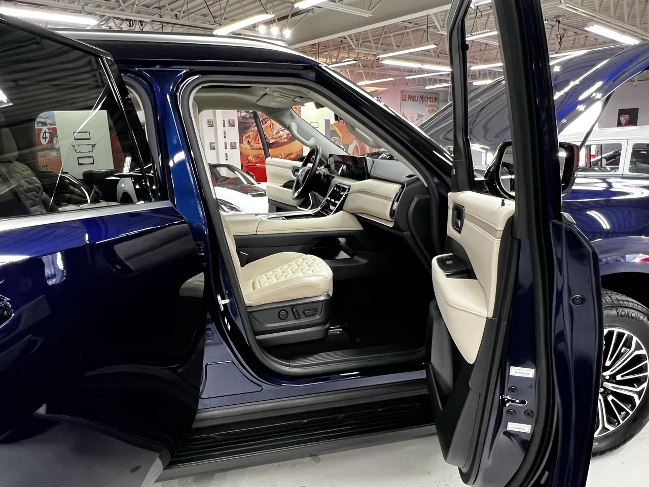 2025 Nissan Armada Platinum Photo