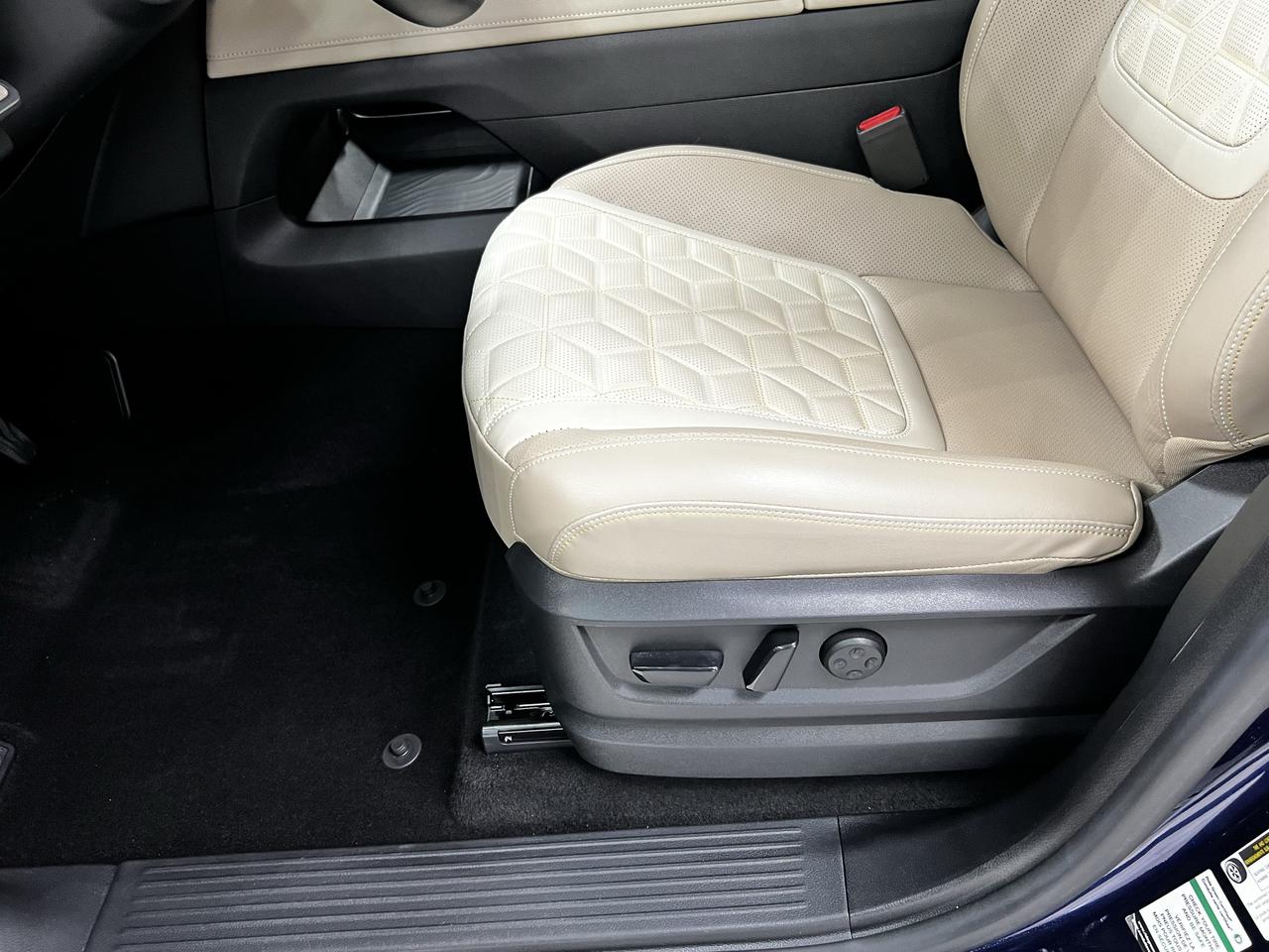 2025 Nissan Armada Platinum Photo