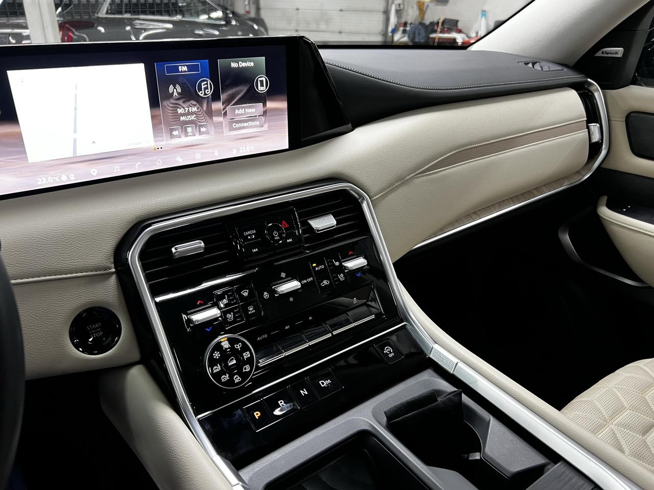 2025 Nissan Armada Platinum Photo