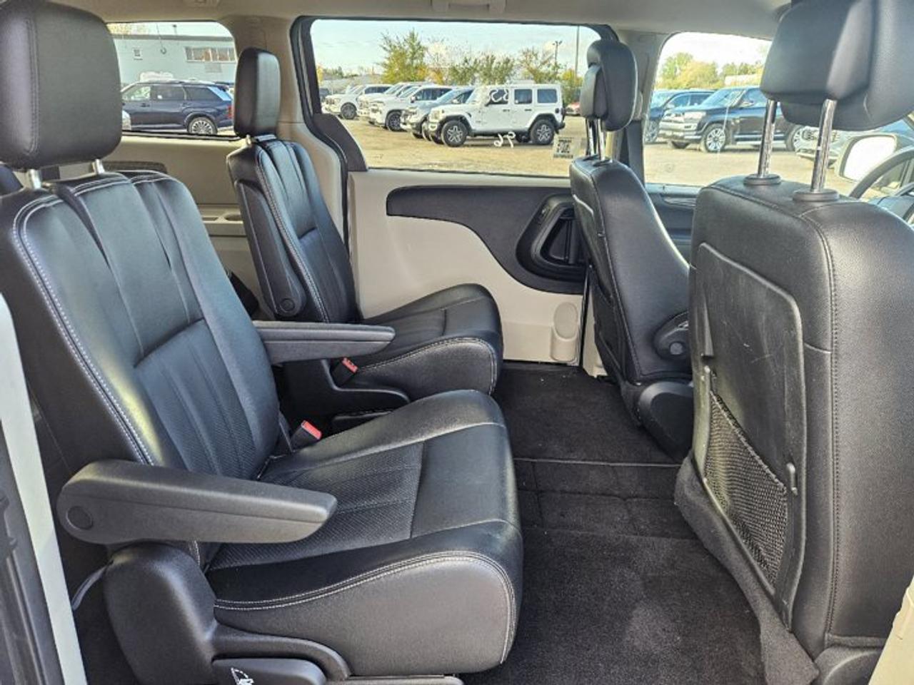 2019 Dodge Grand Caravan Crew Plus | Navi | Leather | Bluetooth | Power Tailgate + Sliding Doors| and More ! Photo
