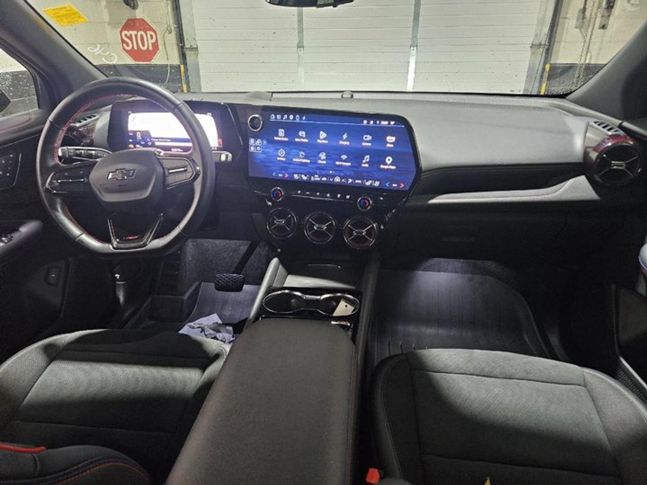 2024 Chevrolet Blazer EV eAWD RS | Split Leather | Heated + Cooled Seats | Adaptive Cruise | Remote Start | BSM and More ! Photo