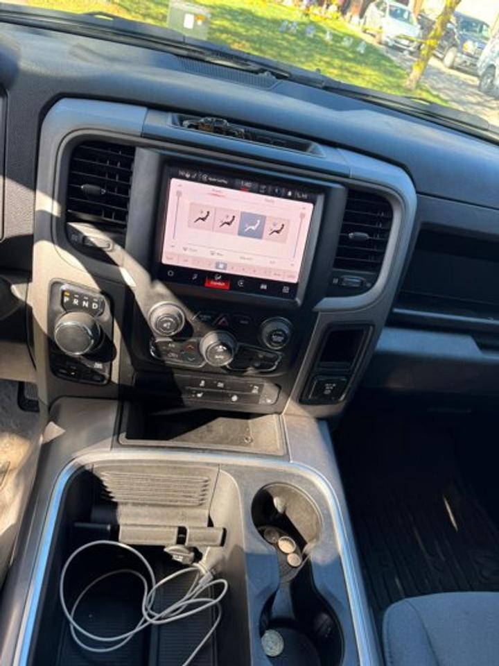 2023 RAM 1500 Classic Express Crew Cab 5.7L Hemi 4x4 | Night Edition | Sport Hood | Bucket Seats | Wheel Group & More ! Photo2