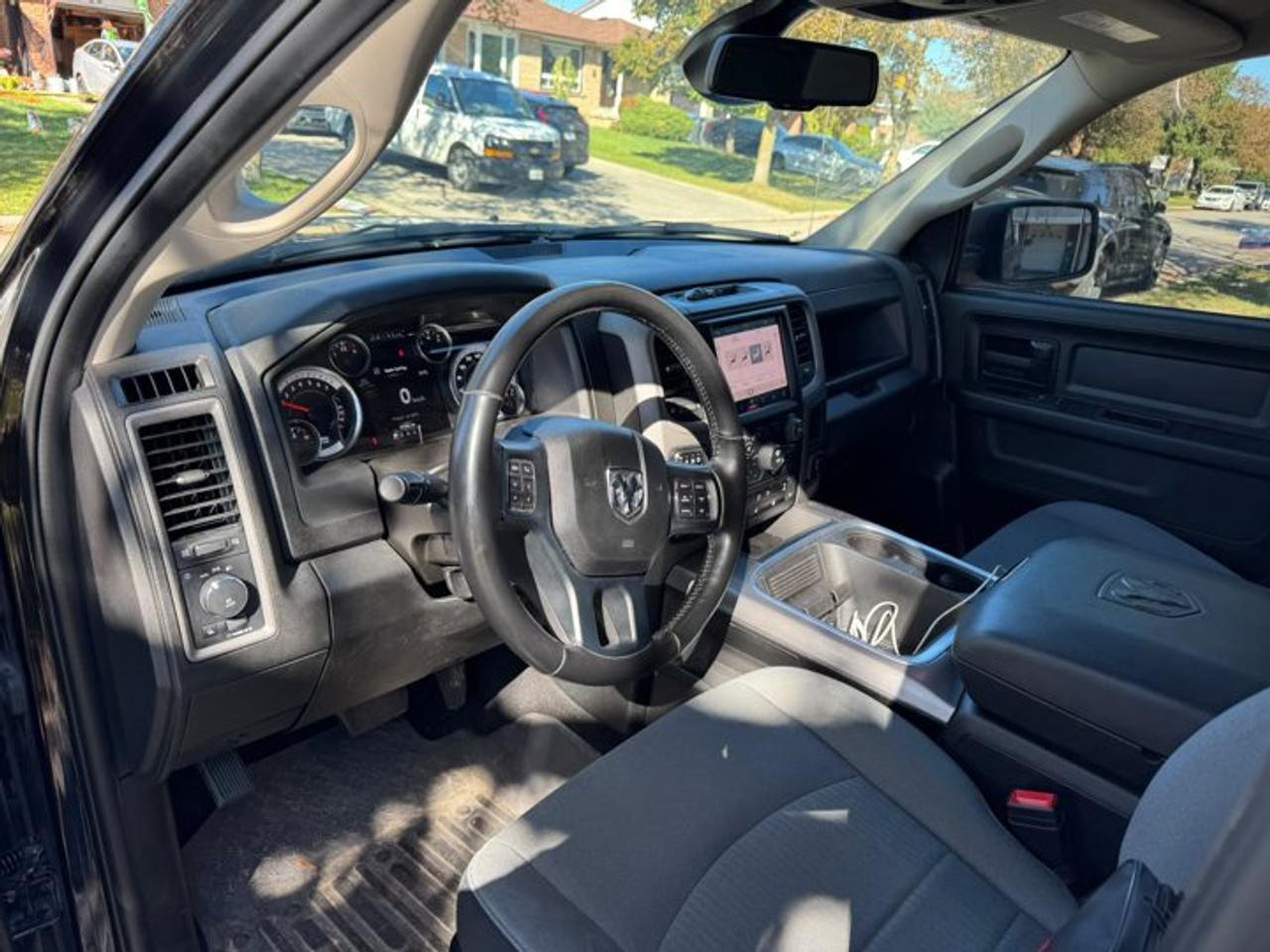 2023 RAM 1500 Classic Express Crew Cab 5.7L Hemi 4x4 | Night Edition | Sport Hood | Bucket Seats | Wheel Group & More ! Photo