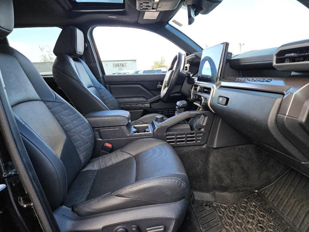 2024 Toyota Tacoma TRD Sport Premium 4X4 | Leather | Sunroof | 360 Cam | JBL Audio | Cooled Seats & More ! Photo